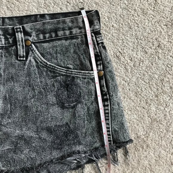Wrangler Acid Wash Denim Cutoff Shorts - Picture 8 of 8
